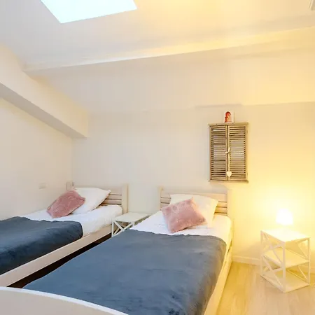 L'oustalet-5 By Interhome *